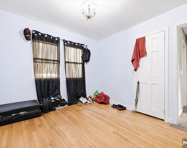 409 Tryon - Photo Thumbnail 13