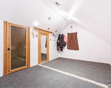 409 Tryon - Photo Thumbnail 18