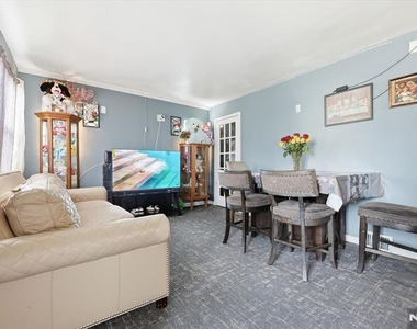 409 Tryon - Photo Thumbnail 3