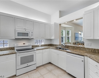 820 Bentwater Circle - Photo Thumbnail 7