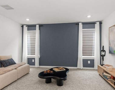 3535 Blackbird Lane - Photo Thumbnail 9