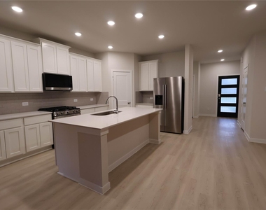 7722 Bergamot Cir - Photo Thumbnail 1