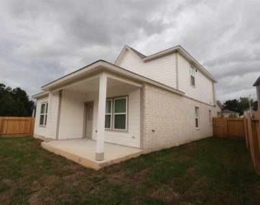 7722 Bergamot Cir - Photo Thumbnail 13