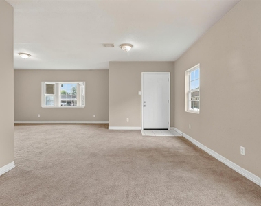 1315 E 33rd Street - Photo Thumbnail 10