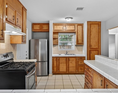 1315 E 33rd Street - Photo Thumbnail 13