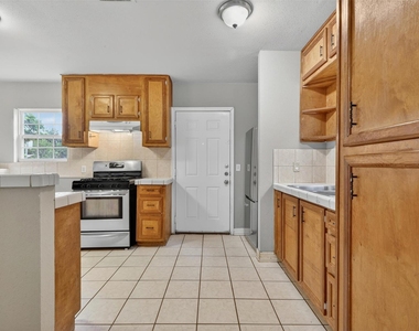 1315 E 33rd Street - Photo Thumbnail 14