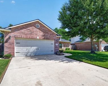 6118 N Fawnlake Drive - Photo Thumbnail 2