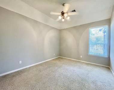 26127 Ashland Hollow Lane - Photo Thumbnail 17