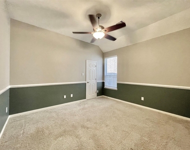 26127 Ashland Hollow Lane - Photo Thumbnail 16