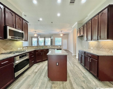 26127 Ashland Hollow Lane - Photo Thumbnail 9