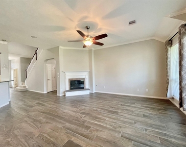 26127 Ashland Hollow Lane - Photo Thumbnail 6