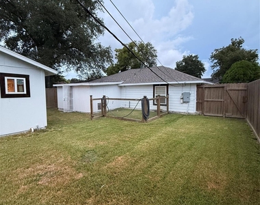 430 Sedgwick Drive - Photo Thumbnail 1