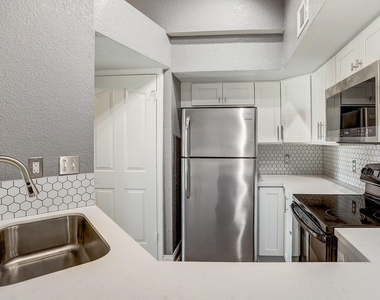 2121 El Paseo Street - Photo Thumbnail 12