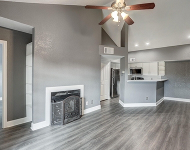 2121 El Paseo Street - Photo Thumbnail 6