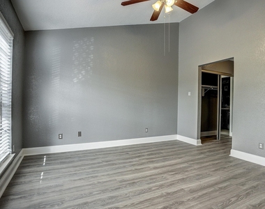 2121 El Paseo Street - Photo Thumbnail 22