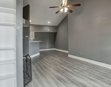 2121 El Paseo Street - Photo Thumbnail 5