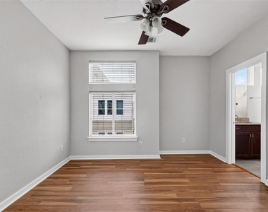2352 Sperber Lane - Photo Thumbnail 23