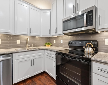2100 Tanglewilde Street - Photo Thumbnail 6