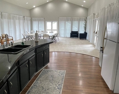 2100 Tanglewilde Street - Photo Thumbnail 42