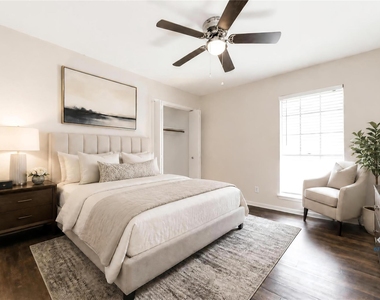 1912 Avenue B - Photo Thumbnail 19
