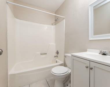 1912 Avenue B - Photo Thumbnail 23