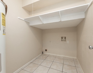 1912 Avenue B - Photo Thumbnail 24