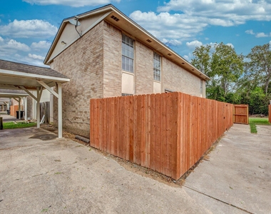 1912 Avenue B - Photo Thumbnail 1