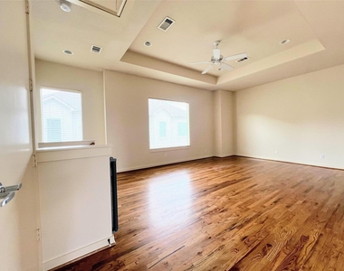 1126 Bonner Street - Photo Thumbnail 3