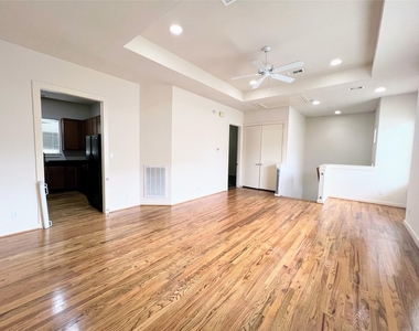 1126 Bonner Street - Photo Thumbnail 5