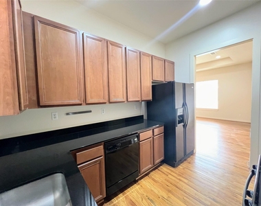 1126 Bonner Street - Photo Thumbnail 6