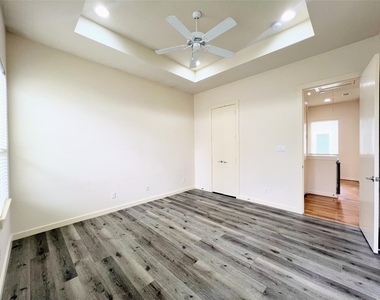 1126 Bonner Street - Photo Thumbnail 12