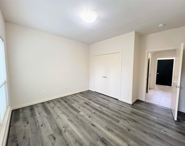1126 Bonner Street - Photo Thumbnail 14