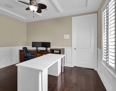 27415 Sunrise Ranch Lane - Photo Thumbnail 19