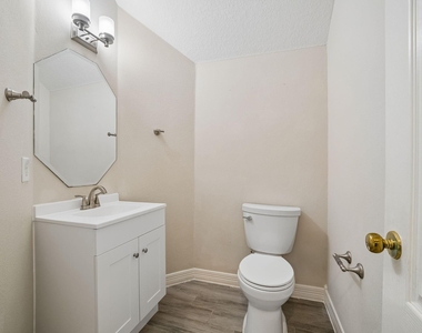 5807 Bayberry Way - Photo Thumbnail 18