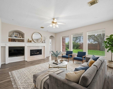 5807 Bayberry Way - Photo Thumbnail 8