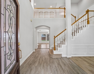 5807 Bayberry Way - Photo Thumbnail 3