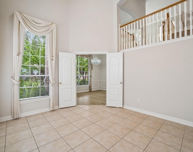 5807 Bayberry Way - Photo Thumbnail 7