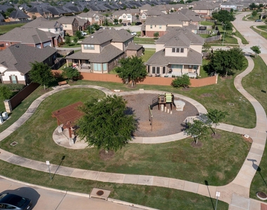 22523 Strathmore Drive - Photo Thumbnail 38