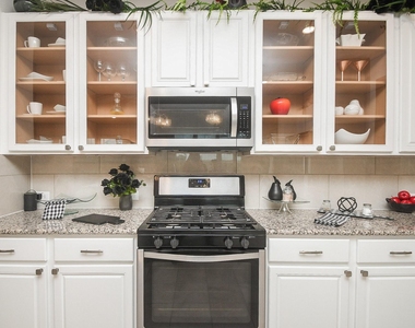 22523 Strathmore Drive - Photo Thumbnail 11