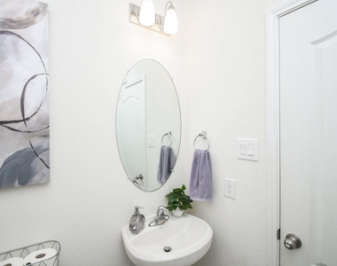 22523 Strathmore Drive - Photo Thumbnail 19