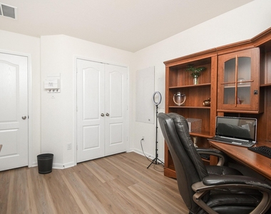 22523 Strathmore Drive - Photo Thumbnail 30