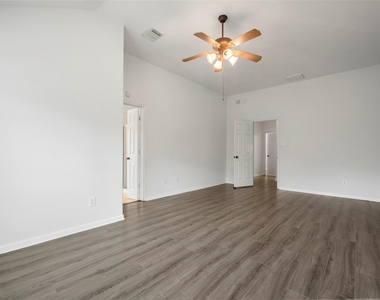 12807 Brook Arbor Court - Photo Thumbnail 16