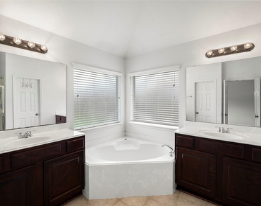 12807 Brook Arbor Court - Photo Thumbnail 17