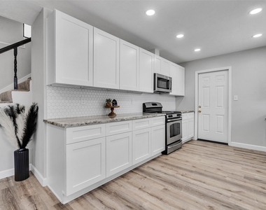 2305 Peach Lane - Photo Thumbnail 11