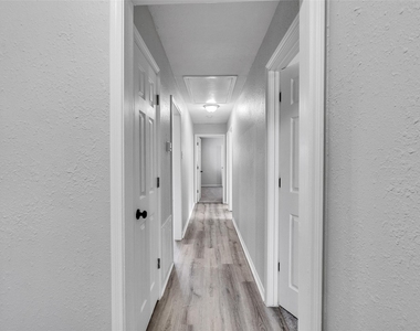 2305 Peach Lane - Photo Thumbnail 20