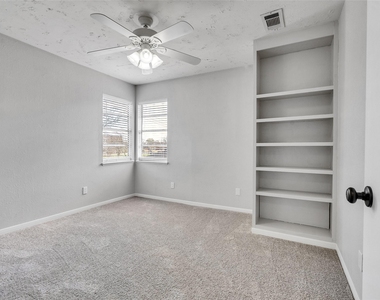 2305 Peach Lane - Photo Thumbnail 25