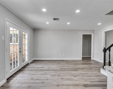 2305 Peach Lane - Photo Thumbnail 15