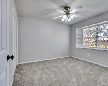 2305 Peach Lane - Photo Thumbnail 23