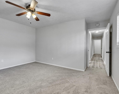 2305 Peach Lane - Photo Thumbnail 18