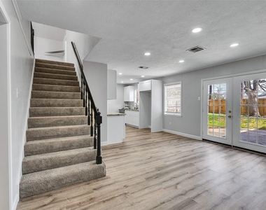 2305 Peach Lane - Photo Thumbnail 10